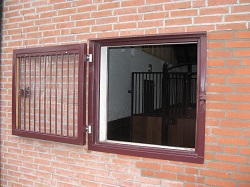 PROFESSIONAL GLASS WINDOW 